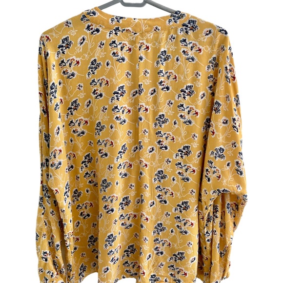 Denver Hayes | Front Tie Floral Top - Picture 8 of 11